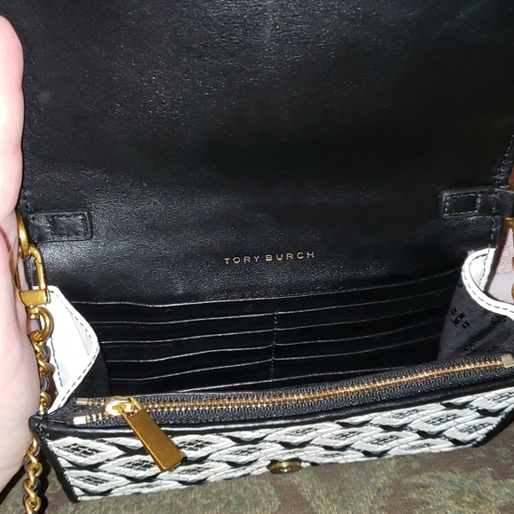 Crossbody Wallet - Picture 2 of 4